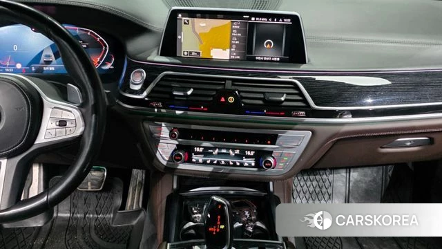 BMW 7 Series (G11) 2021 Серебристо-серый из Кореи, фото 5