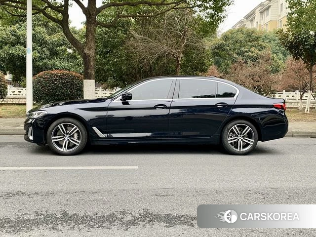BMW 5 series 2022 Черный из Китая, фото 5