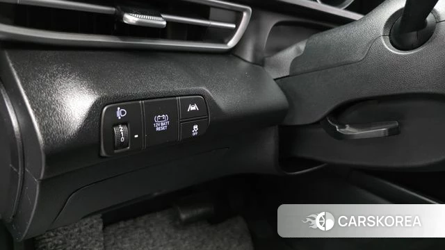 Hyundai Avante Hybrid (CN7) 2021 Серебристо-серый из Кореи, фото 5