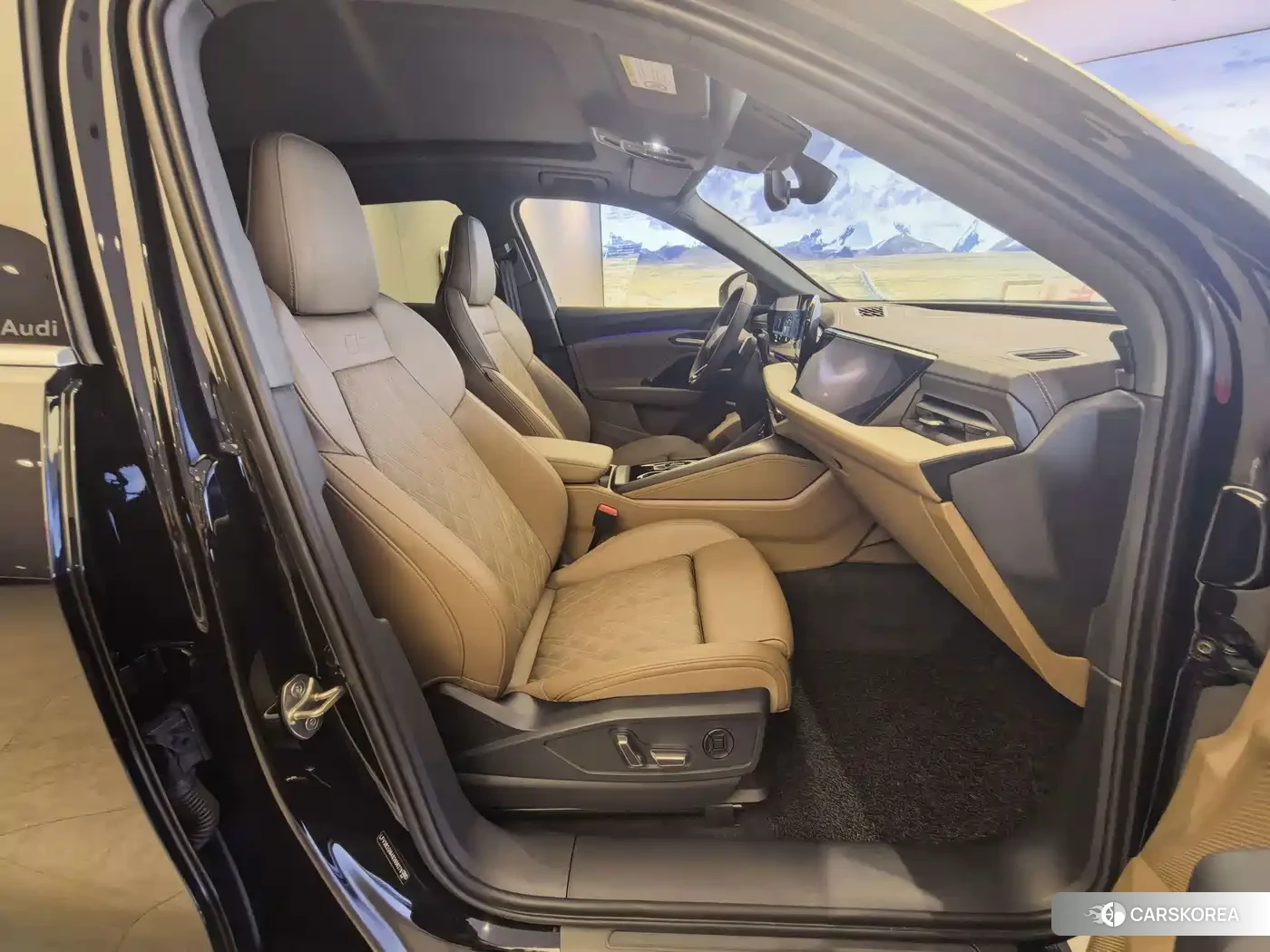 Audi Q5L 2025 Черный из Китая, фото 5