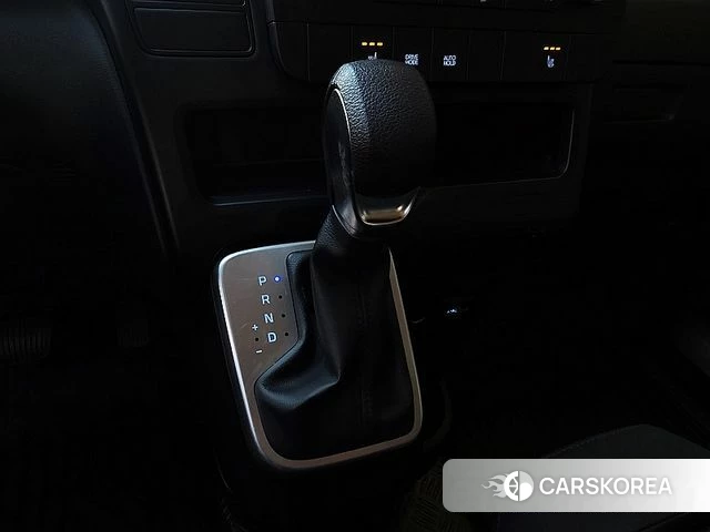 Hyundai Staria 2021 Серебристо-серый из Кореи, фото 5