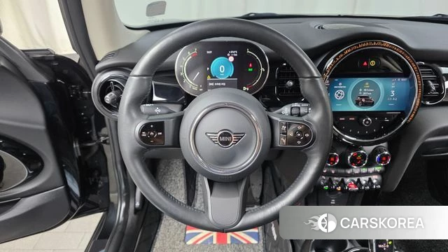 Mini Cooper 2023 Черный из Кореи, фото 5