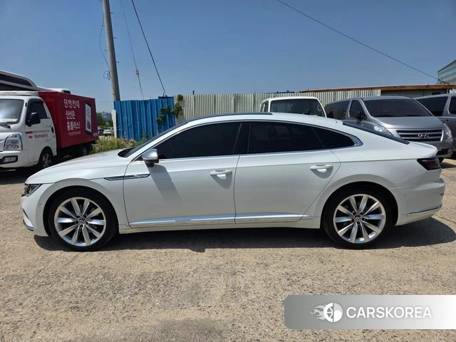 Volkswagen Arteon 2023 Белый из Кореи, фото 5
