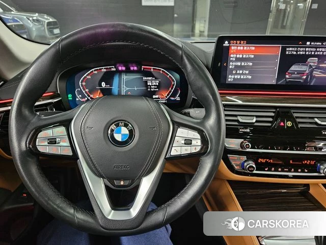 BMW 5 Series (G30) 2023 Черный из Кореи, фото 5