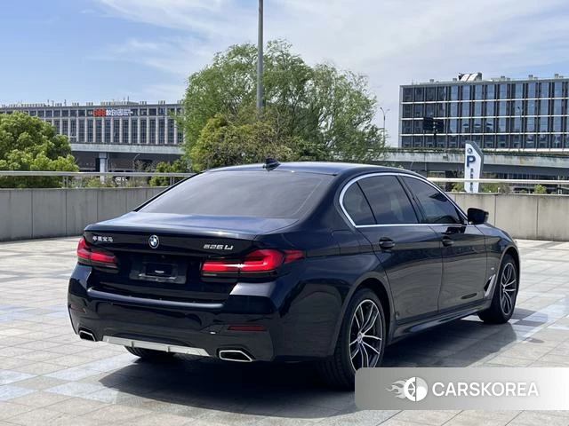 BMW 5 series 2022 Черный из Китая, фото 5