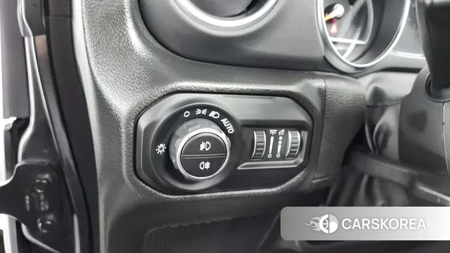 Jeep Wrangler (JL) id 3213106 из Кореи 5