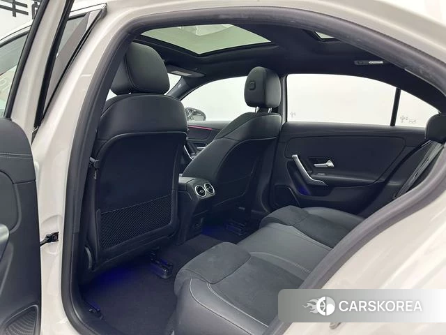 Mercedes-Benz Class A 2023 Белый из Китая, фото 5