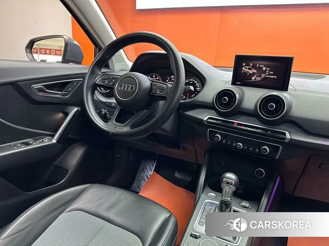 Audi Q2L 2020 Темно-серый из Китая, фото 5