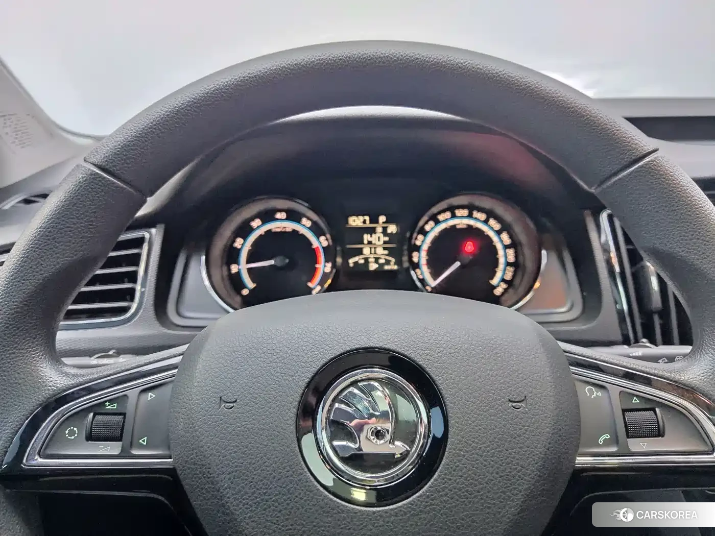 Skoda Komick 2023 Белый из Китая, фото 5