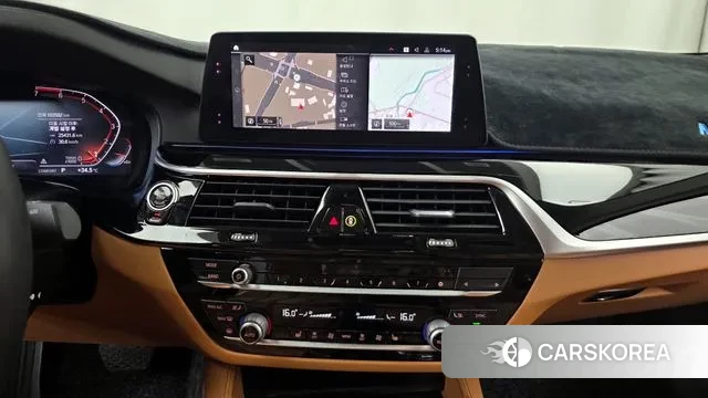 BMW 5 Series (G30) 2019 Белый из Кореи, фото 5