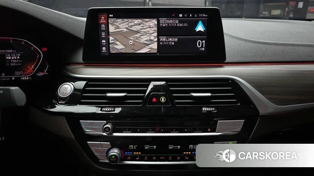 BMW 5 Series (G30) 2019 Белый из Кореи, фото 5
