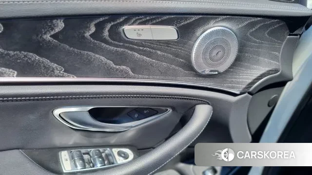 Mercedes-Benz E-Class W213 2021 Белый из Кореи, фото 5