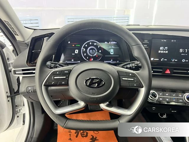 Hyundai Elantra 2023 Белый из Китая, фото 5