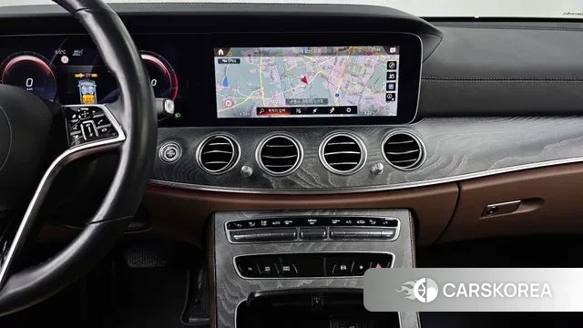 Mercedes-Benz E-Class W213 2022 Белый из Кореи, фото 5