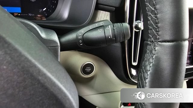 Volvo XC40 2023 Белый из Кореи, фото 5