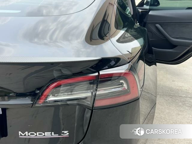 Tesla Model 3 2023 Черный из Китая, фото 5