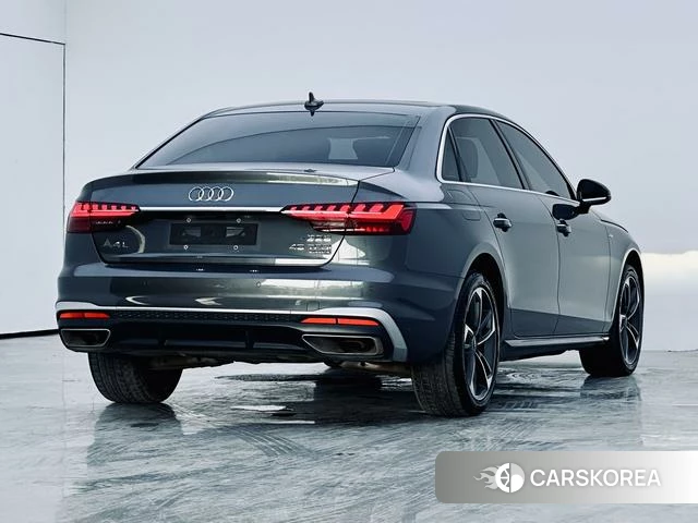 Audi A4L 2022 Темно-серый из Китая, фото 5