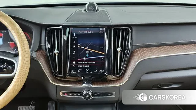 Volvo XC60 second Generation 2021 Черный из Кореи, фото 5