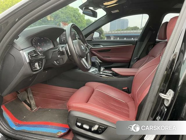 BMW 5 series 2022 Черный из Китая, фото 5