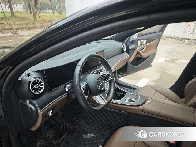 Mercedes-Benz E-class 2023 Черный из Китая, фото 5