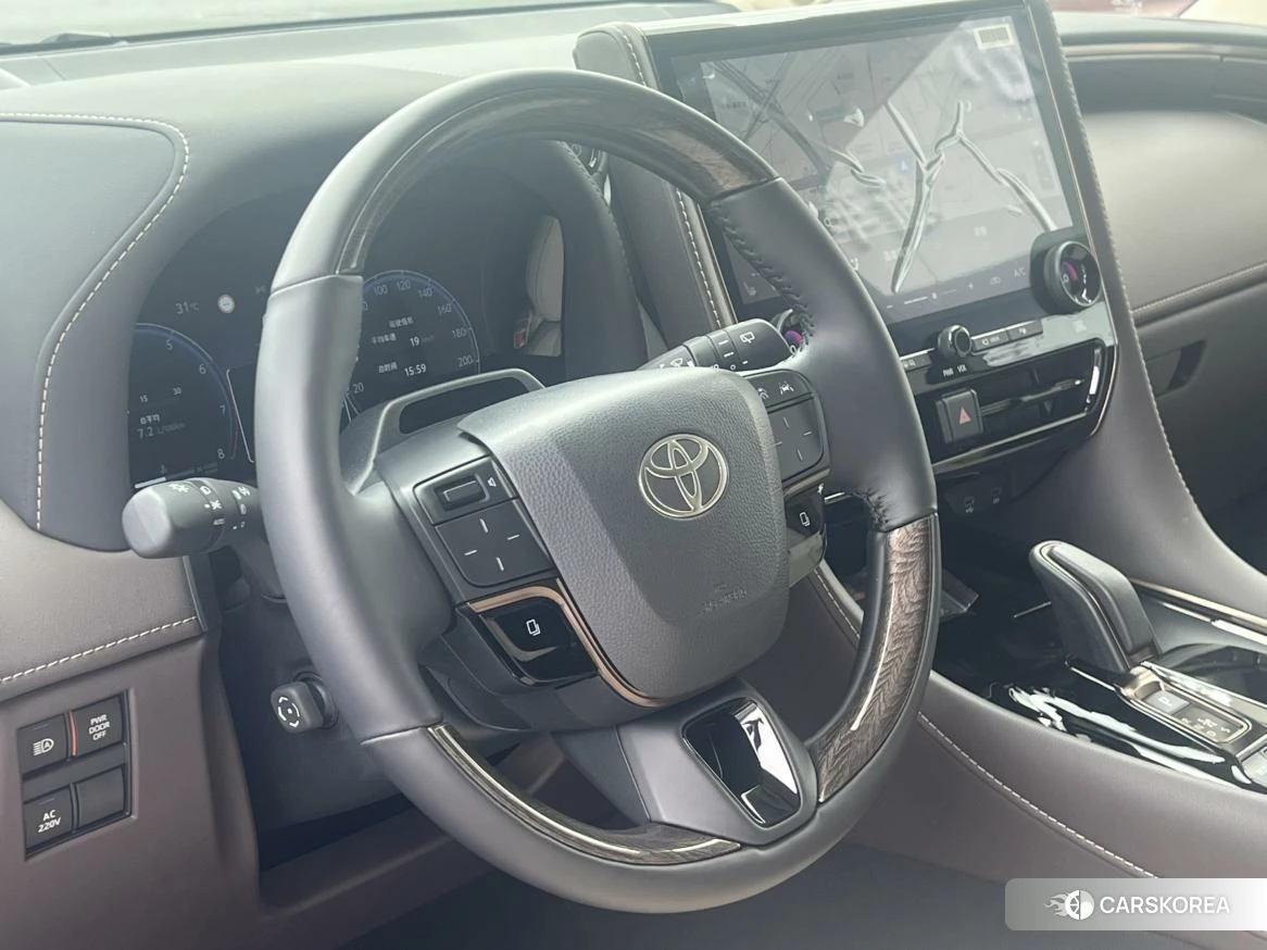 Toyota Elfa 2023 Белый из Китая, фото 5