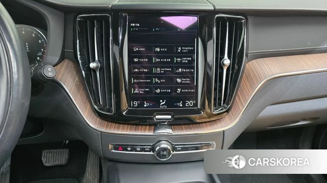Volvo XC60 second Generation 2021 Серебряный из Кореи, фото 5