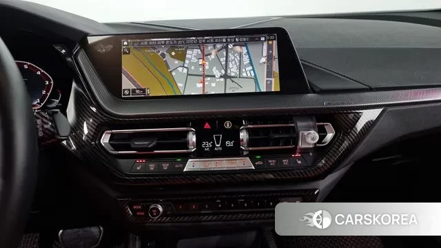 BMW 1 Series (F40) 2023 Светло-серебряный цвет из Кореи, фото 5