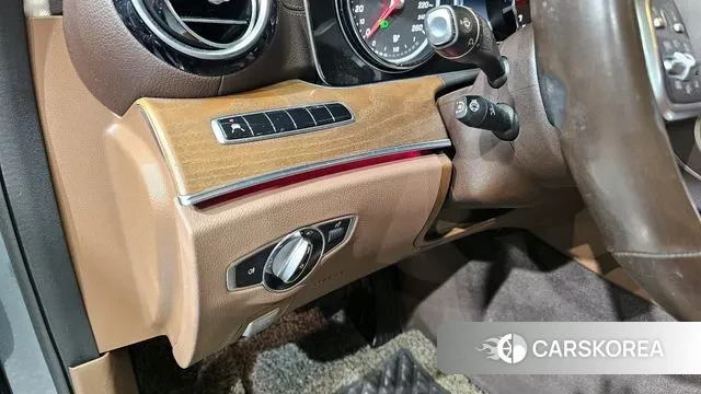 Mercedes-Benz E-Class W213 2019 Серый из Кореи, фото 5