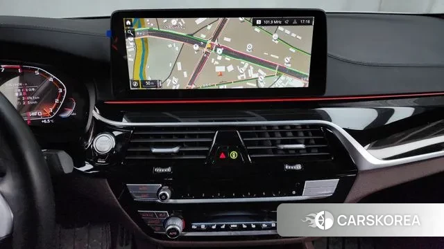 BMW 5 Series (G30) 2023 Белый из Кореи, фото 5