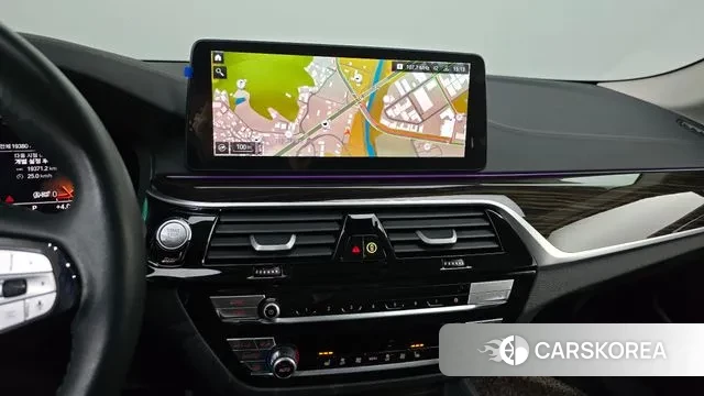 BMW 5 Series (G30) 2023 Белый из Кореи, фото 5