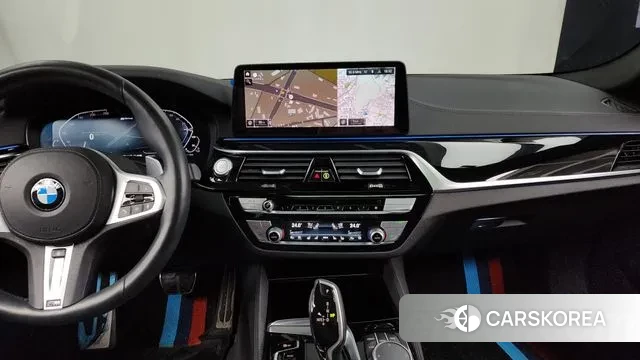 BMW 5 Series (G30) 2021 Белый из Кореи, фото 5