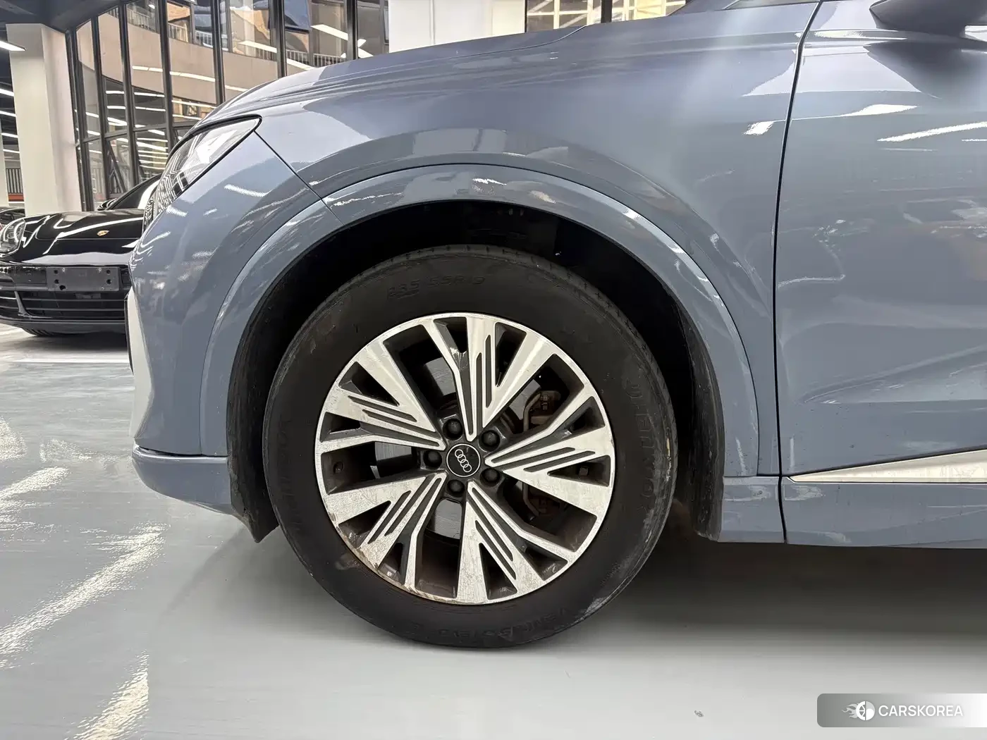 Audi Q4 e-tron 2023 Silver/gray из Китая, фото 5