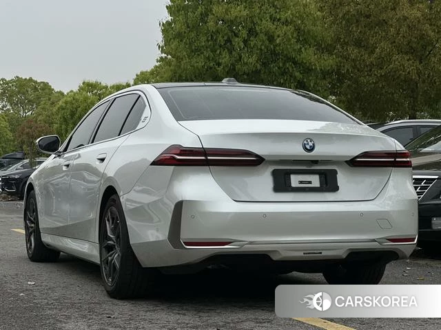 BMW i5 2025 Белый из Китая, фото 5