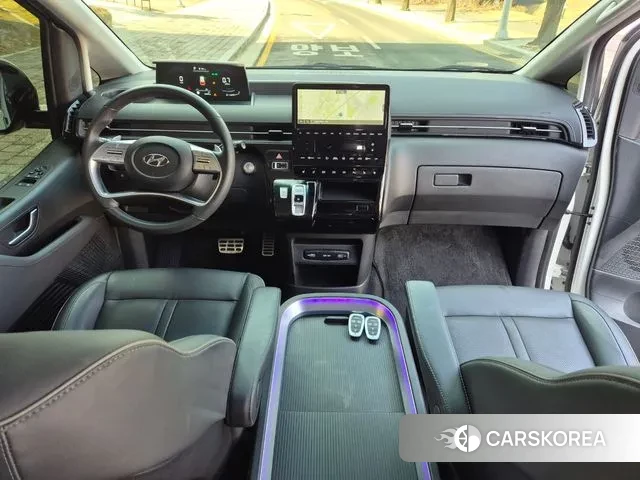 Hyundai Staria 2022 Белый из Кореи, фото 5