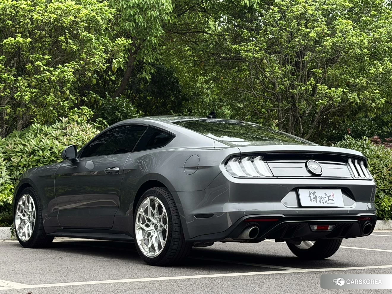 Ford Mustang 2021 Темно-серый из Китая, фото 5
