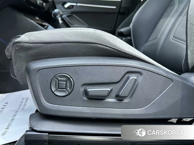 Audi Q3 2024 Серебристо-серый из Китая, фото 5