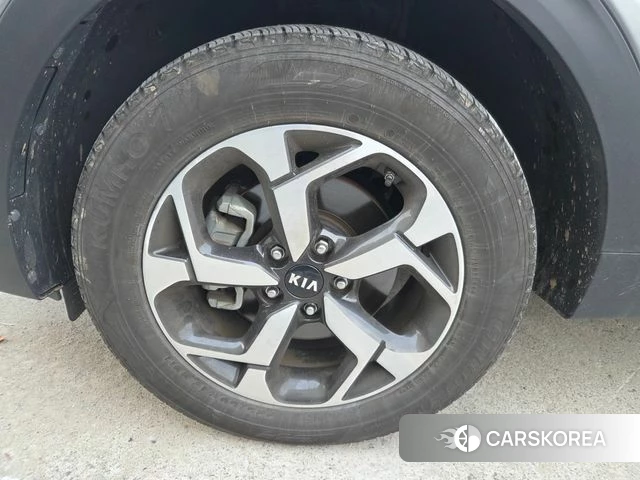 Kia Sportage The Bold 2021 Серебристо-серый из Кореи, фото 5