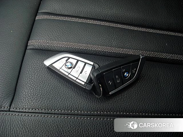 BMW 5 Series (G30) 2018 Небесно-голубой из Кореи, фото 5