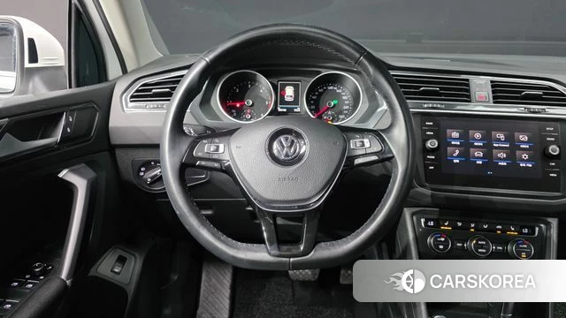 Volkswagen Tiguan second Generation 2018 Белый из Кореи, фото 5