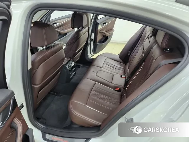 BMW 5 Series (G30) 2018 Белый из Кореи, фото 5