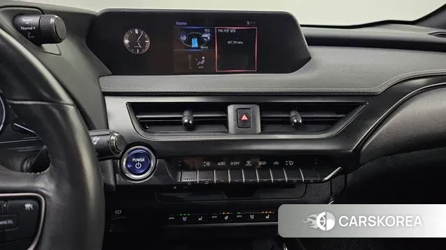 Lexus UX250h 2020 Серебристо-серый из Кореи, фото 5