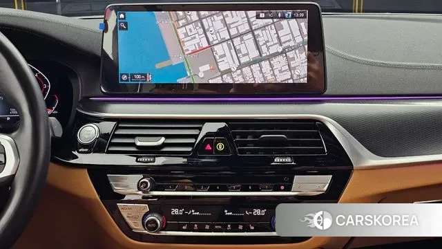 BMW 5 Series (G30) 2023 Белый из Кореи, фото 5