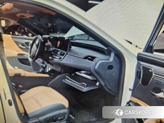 Lexus ES300h 7th generation 2024 Белый из Кореи, фото 5