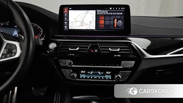 BMW 5 Series (G30) 2023 Белый из Кореи, фото 5