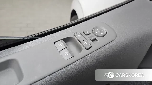 Hyundai Staria 2023 Белый из Кореи, фото 5