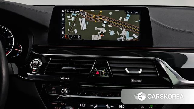 BMW 5 Series (G30) 2018 Белый из Кореи, фото 5