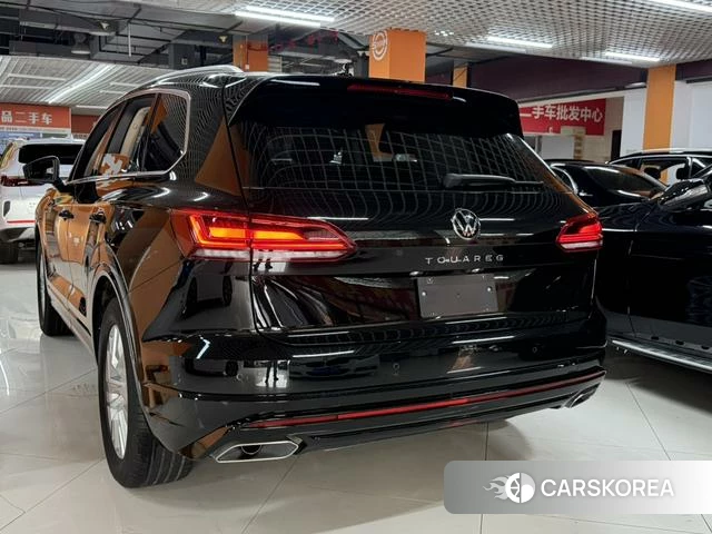 Volkswagen Touareg 2023 Черный из Китая, фото 5