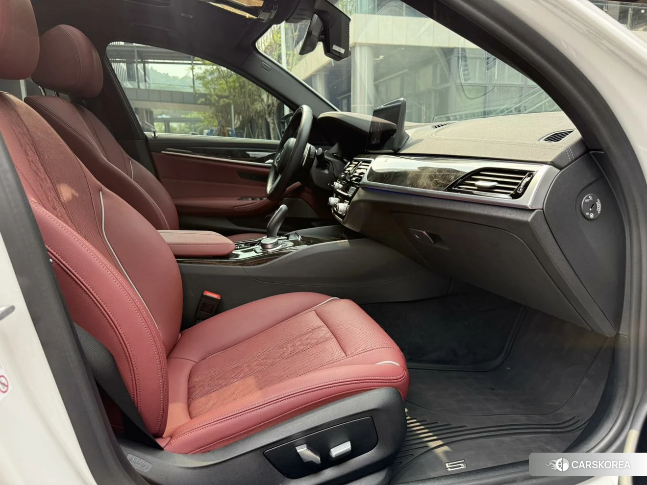 BMW 5 series 2021 Белый из Китая, фото 5
