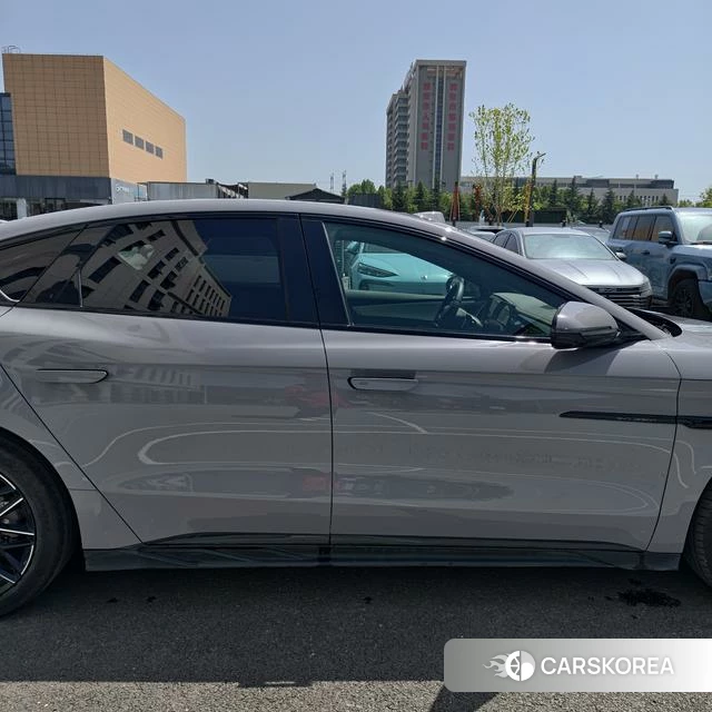 BYD Han DM 2025 Темно-серый из Китая, фото 5