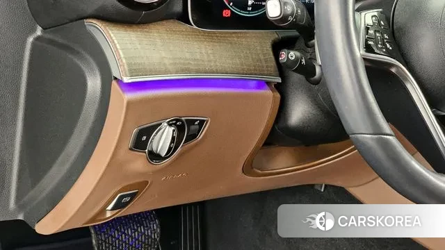 Mercedes-Benz E-Class W213 2022 Белый из Кореи, фото 5